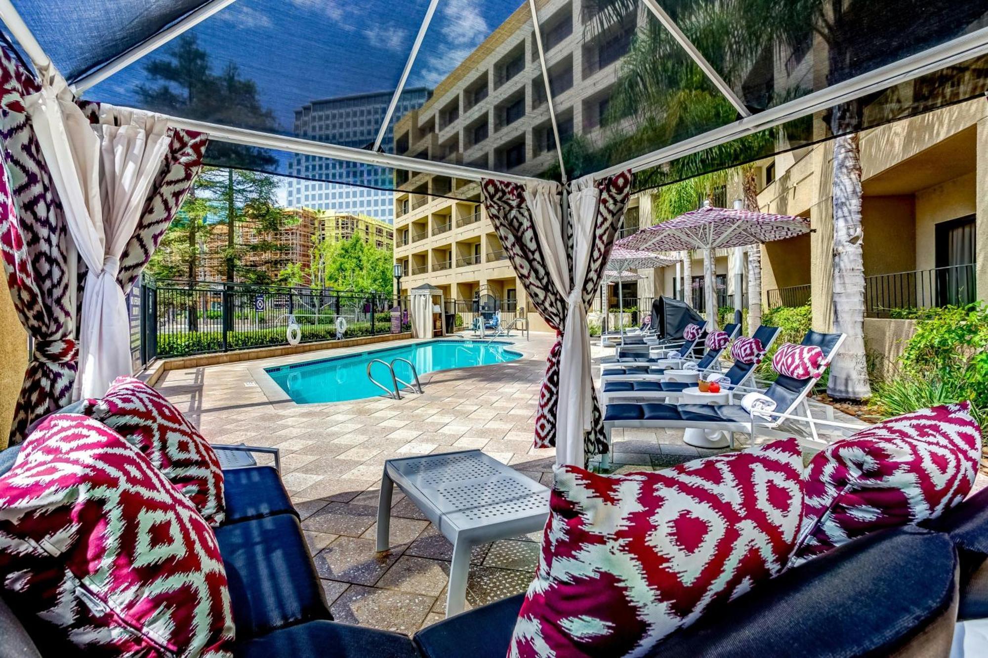 Avenue Of The Arts Costa Mesa, A Tribute Portfolio Hotel Exterior photo